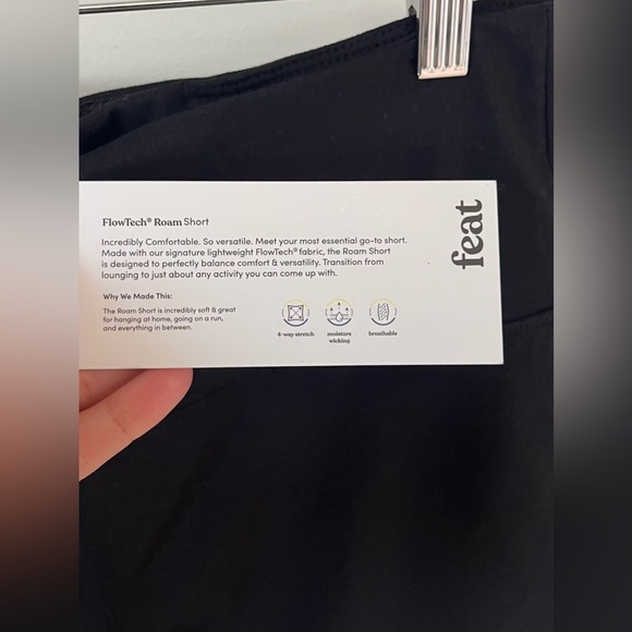 Feat Women's Full Set Pullover Roam Hoodie + Roam Shorts Black Size Small - Picture 16 of 16